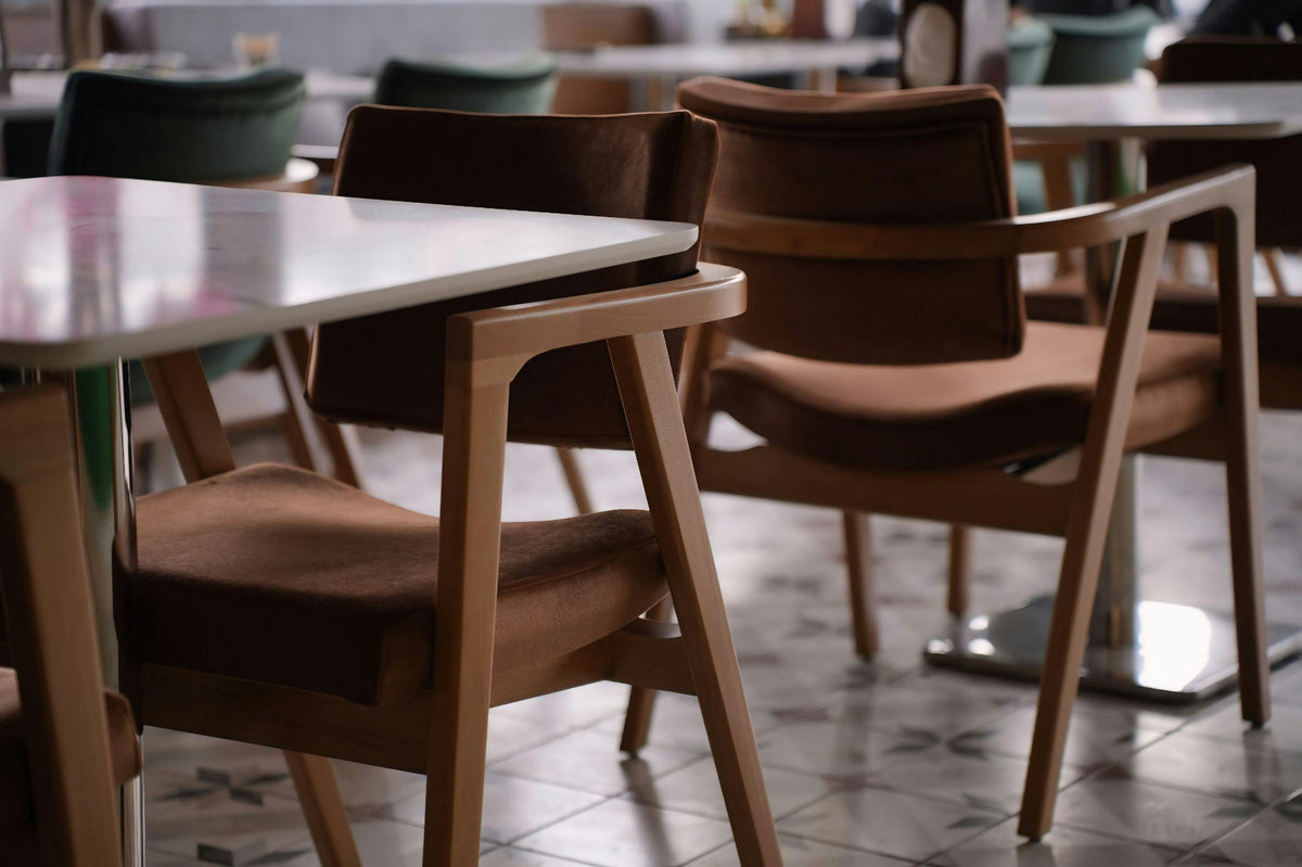 Choosing the Right Office Furniture for Your Company: A Guide for Business Owners in KSA